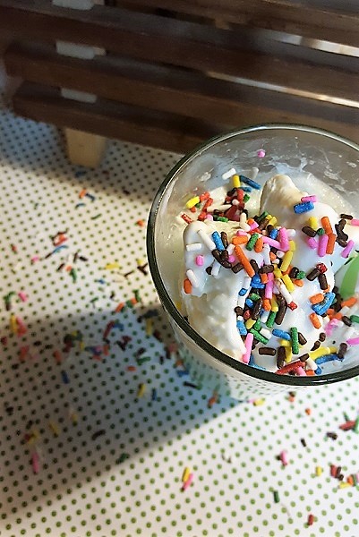 Green Root Beer Float with Rainbow Sprinkles - Teadoddles